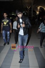 Ranbir Kapoor arrive from Bangalore Anjaana Anjaani Promotions in Airport, Mumbai on 29th Sept 2010 (7)~0.JPG